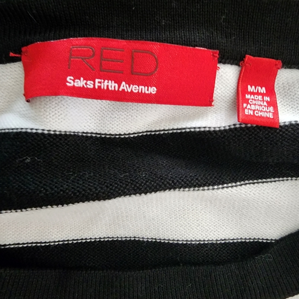 Red Saks Fifth Avenue Heart Black White Striped Sweater M - Picture 4 of 4